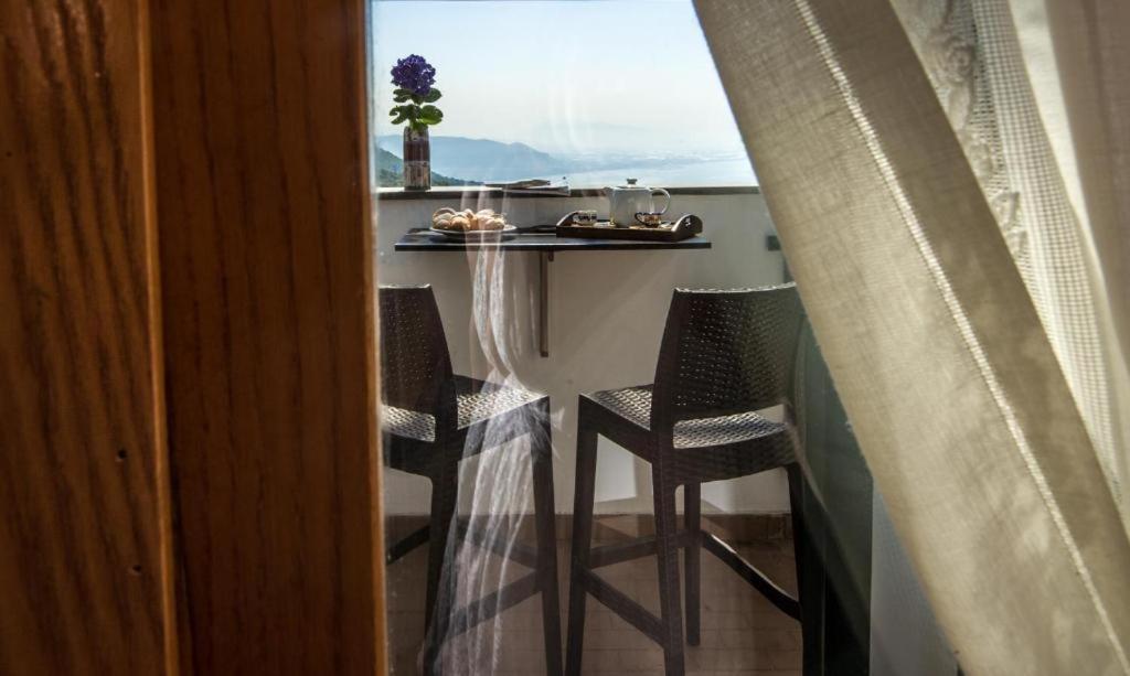 Bed and Breakfast Casa Rosaria Amalfi Coast Виетри Экстерьер фото