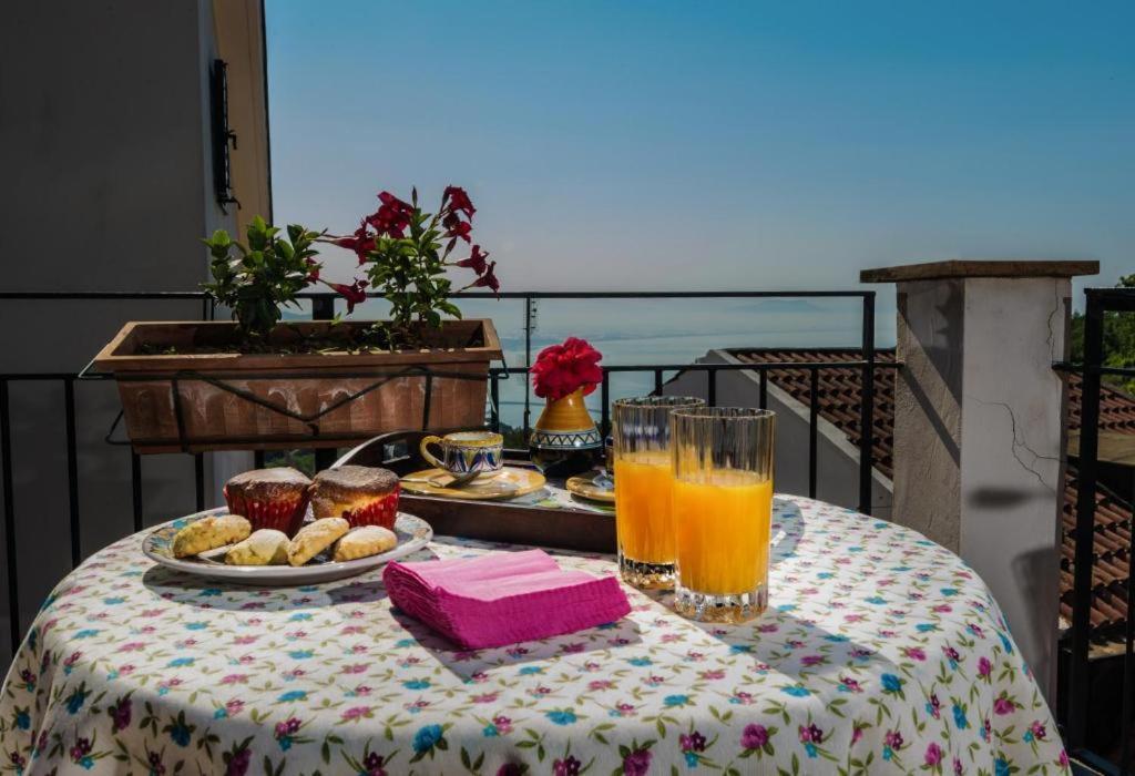 Bed and Breakfast Casa Rosaria Amalfi Coast Виетри Экстерьер фото