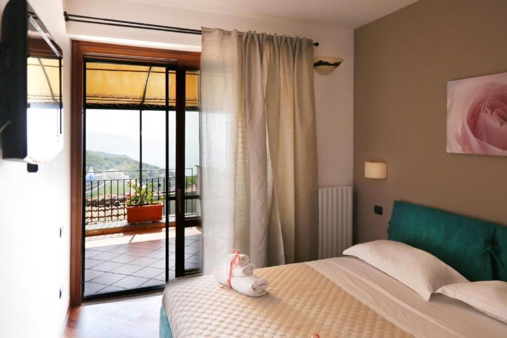 Bed and Breakfast Casa Rosaria Amalfi Coast Виетри Экстерьер фото